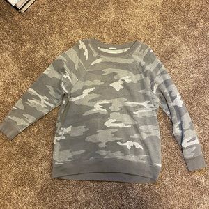 American eagle crew neck